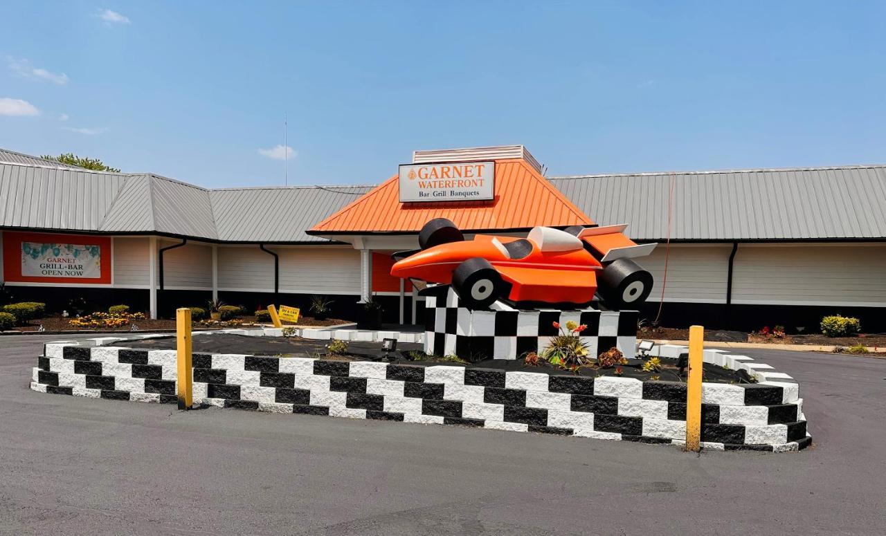 Travelodge By Wyndham Indianapolis Speedway Exteriör bild