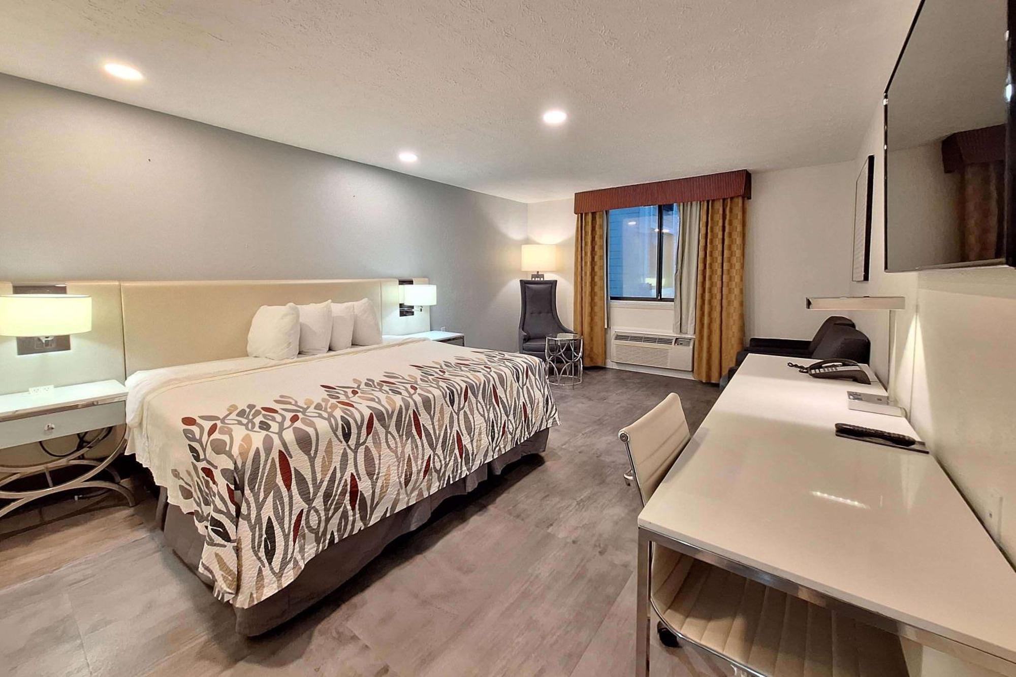 Travelodge By Wyndham Indianapolis Speedway Exteriör bild