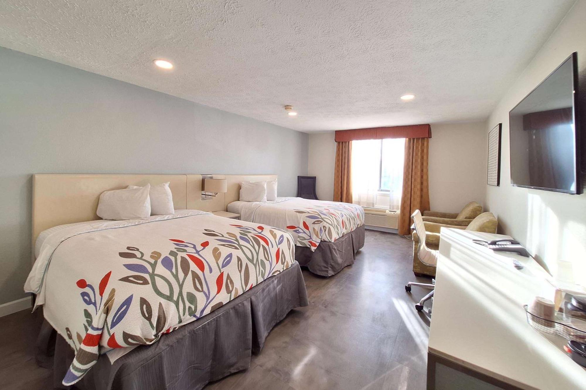 Travelodge By Wyndham Indianapolis Speedway Exteriör bild
