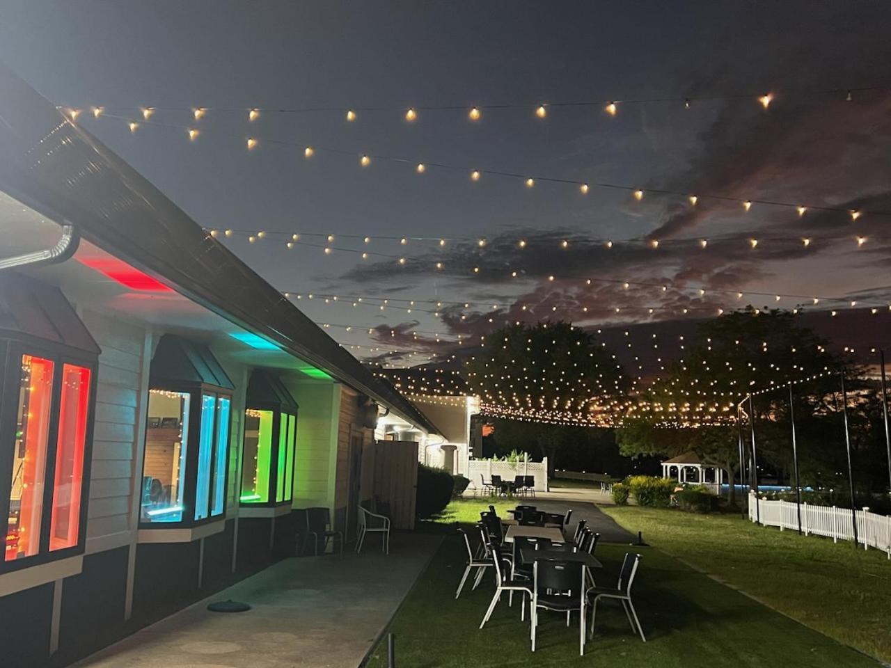 Travelodge By Wyndham Indianapolis Speedway Exteriör bild